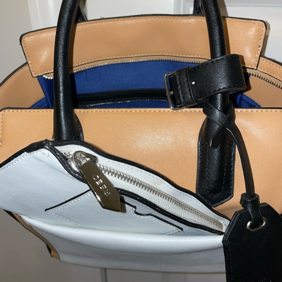Khaki “REED” by Reed Krakoff shoulder bag with adjustable shoulder strap - Picture 5 of 9